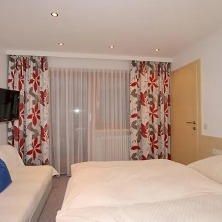 Haus Voglreiter - Inkl Sommerkarte, Zentrale Und Ruhige Lage, Garten Mit Spielplatz * Kaprun