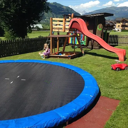 Haus Voglreiter - Inkl Sommerkarte, Zentrale Und Ruhige Lage, Garten Mit Spielplatz كابرون